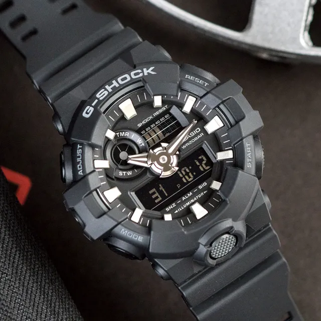 美品】CASIO G-SHOCK GA-700-1B【電池新品】-