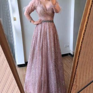 【女神婚紗禮服】高階駝鳥毛長袖V領名媛氣質宴會晚禮服 LA70574 粉色(晚宴服 表演禮服)