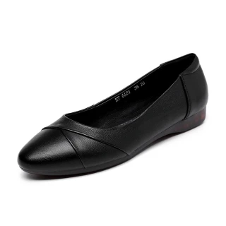 【MOM】真皮平底鞋 尖頭平底鞋/真皮小尖頭軟底折線設計平底鞋(黑)