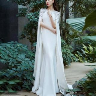 【女神婚紗禮服】高階名媛飄袖優雅氣質魚尾宴會晚禮服 LA70934 白色(主持人 頒獎禮服)