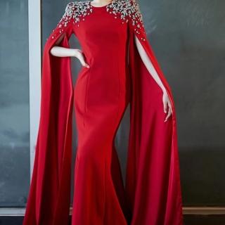 【女神婚紗禮服】高階名媛飄袖優雅氣質魚尾宴會晚禮服 LA70934 紅色(主持人 頒獎禮服)