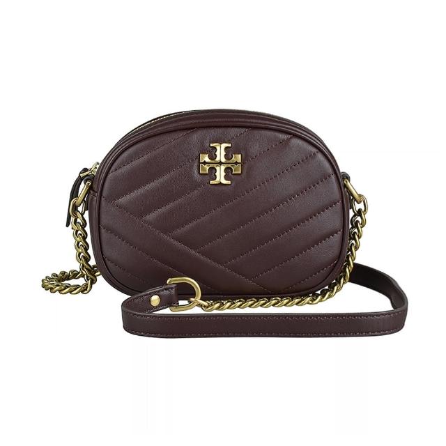 【TORY BURCH】TORY BURCH KIRA CHEVRON金屬LOGO斜紋絎縫設計羊皮拉鍊斜背包(紅酒棕)