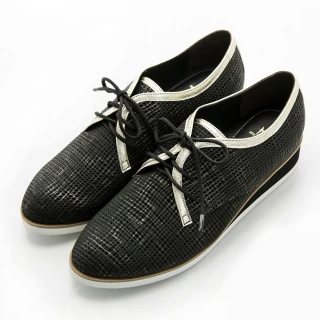【DN】個性英倫 羊皮擦色壓紋綁帶厚底休閒鞋(黑)
