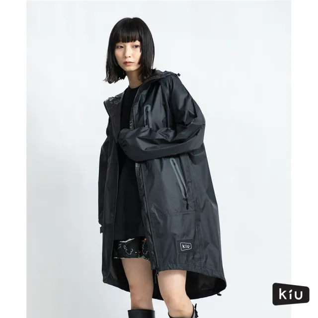 【日本KIU】空氣感雨衣 時尚防水風衣 男女適用(116900 黑色)