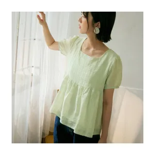 【OB 嚴選】質感立體紋理方領鬆緊拋袖傘擺上衣 《AB18632》