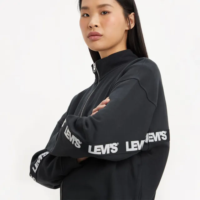 【LEVIS 官方旗艦】青春活力系列 女款 寬鬆大落肩運動外套 / Logo飾帶 魚子黑 熱賣單品 A6225-0001