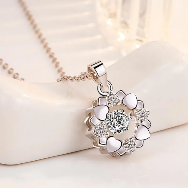 【I.Dear Jewelry】正白K-櫻雪花靈-時尚滿愛心花形跳動的心晶鑽造型項鍊頸鍊(韓劇/ad77櫻雪花靈)