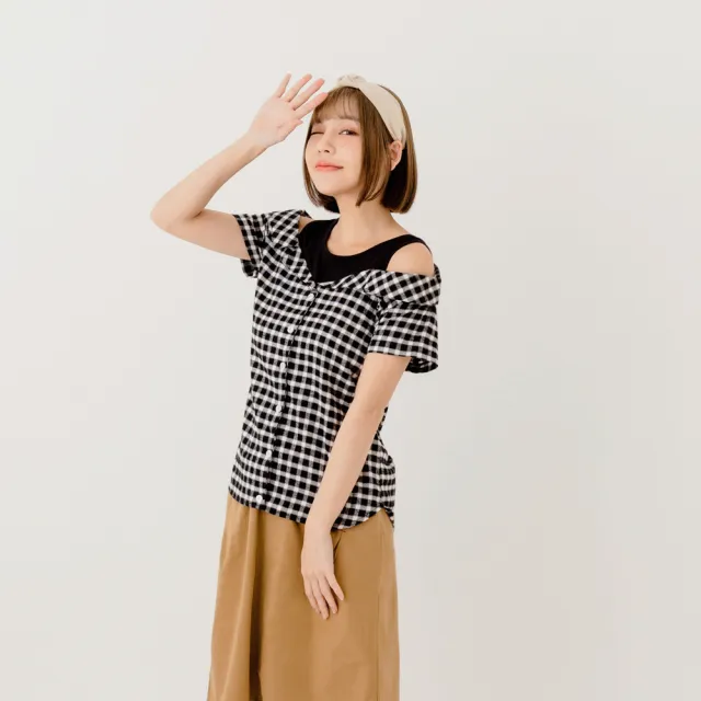 【OB 嚴選】假兩件純棉格紋開襟排扣翻領露肩上衣親子款女 《AB18131》