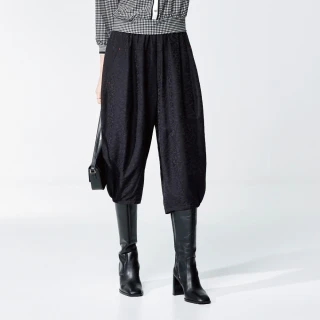 【MYSHEROS 蜜雪兒】造型燈籠褲 細緻同色印花 鬆緊腰頭 雙口袋設計(黑)