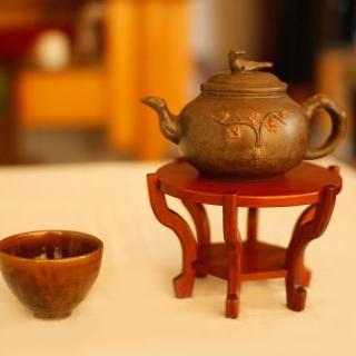 【荒木雕塑藝品】小圓桌置物臺(造型典雅樸實質感)