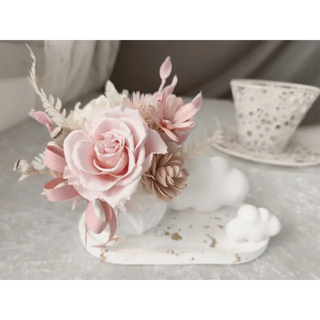 【OSTARA FLORIST 奧斯塔拉花藝】雲朵香氛石膏名片座(永生玫瑰花、永生配材、名片座)