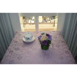 【宜欣居傢飾】挪威森林-超防潑水/防汙緹花布桌巾-紫120*230cm(桌布/野餐布/桌餐墊/長型餐客桌用)
