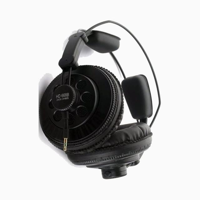 Superlux HD668B 專業級半開放式頭戴耳機，採用50mm釹鐵動圈單元，提供寬廣頻率響應10-30,000Hz與98dB高靈敏度，適合音樂監聽與日常使用。單邊出線設計，附1米及3米可分離線材、3.5/6.3mm轉接頭及便攜袋，重量僅222g舒適配戴，黑色人造皮耳罩，阻抗56Ω，最大輸入功率300mW，中國製造一年保固。