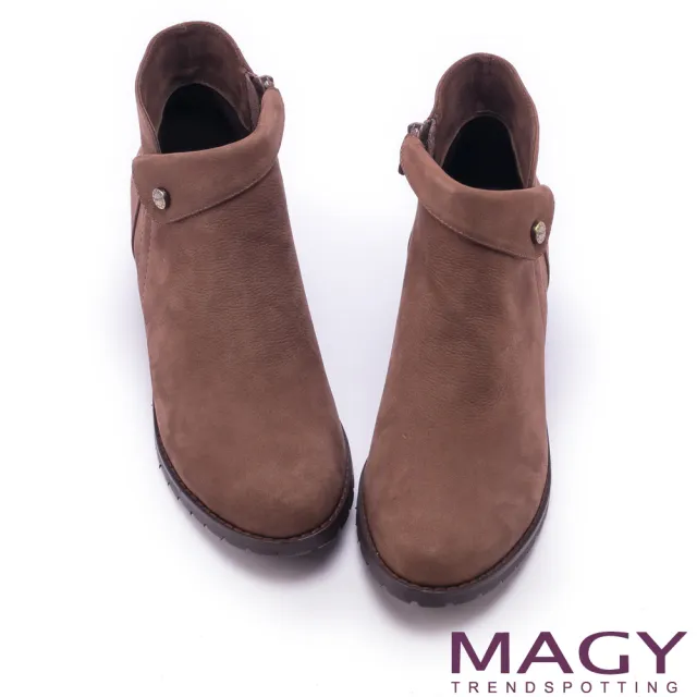 【MAGY】簡約時髦 復古反折鉚釘牛皮短靴(棕色)