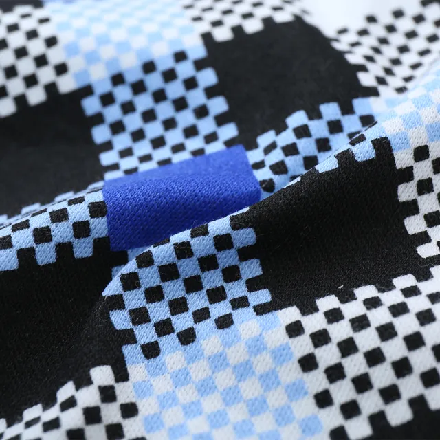 【ROBERTA 諾貝達】台灣製 潮流型男 跳色方格紋長袖POLO棉衫(明藍)