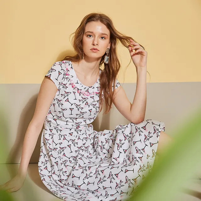 【ICHE 衣哲】時尚印花領口鑲飾中長版造型洋裝-優雅白