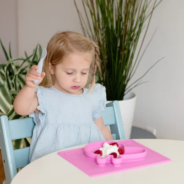 【美國ezpz】Peppa Pig聯名餐盤：佩佩豬(FDA認證矽膠、防掀倒寶寶餐具)