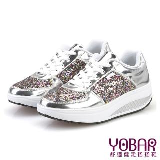 【YOBAR】璀璨鏡面亮片拼接皮革美腿搖搖運動鞋(銀)