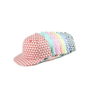 【FIFI 飛時尚】韓國流行款幾何圖案螢光三角格造型棒球帽 遮陽帽(2色任選)