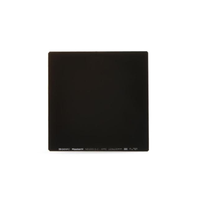 BENRO百諾 Master Harden ND500(2.7) 100x100mm ND減光鏡，採用多層鍍膜技術，提供優異的減光效果，適合專業攝影師控制曝光與捕捉長曝作品。100x100mm口徑設計，中國製造，無超薄鏡框，耐用可靠，提升您的拍攝品質。