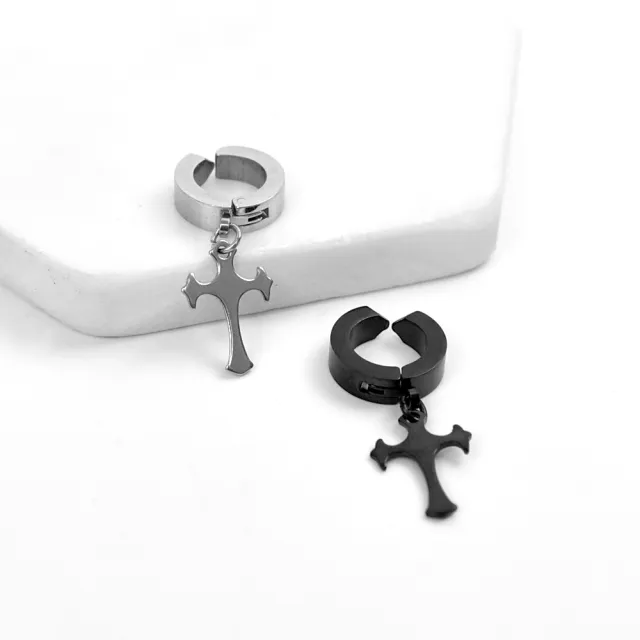 【玖飾時尚】男生耳環 鋼製垂墜花邊十字架耳夾(夾式耳環)