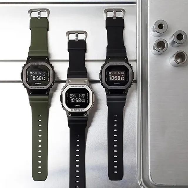 【CASIO 卡西歐】G-SHOCK 經典系列 耐衝擊構造電子手錶 畢業 禮物(GM-5600-1)