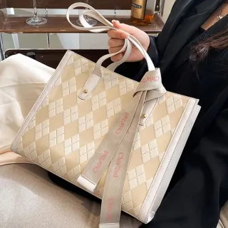 【I FUN】韓版學院風菱格緞帶托特包▼(復古/氣質/通勤/單肩/斜跨/托特包)