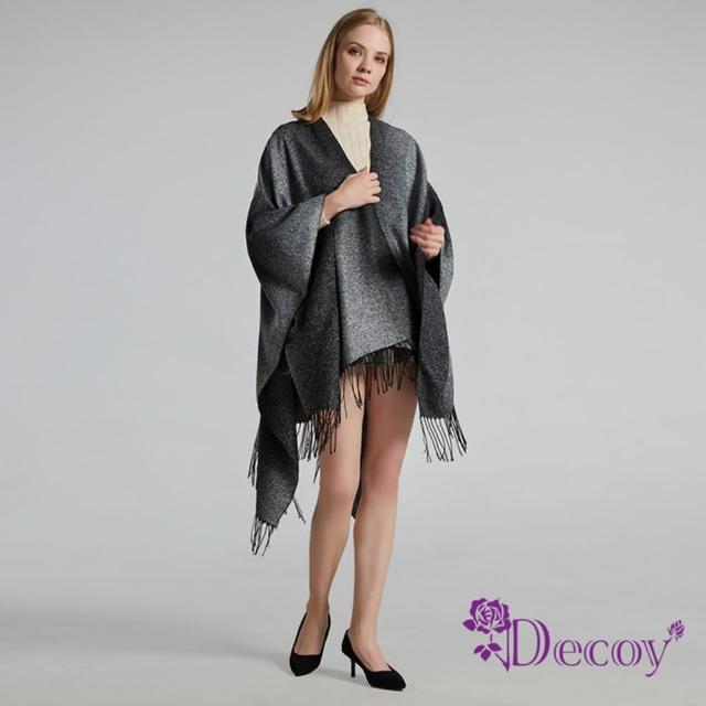 【Decoy】流沙漸變＊流蘇加大保暖斗篷式披肩/黑灰