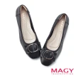 【MAGY】造型飾釦真皮圓跟 女 低跟鞋(黑色)