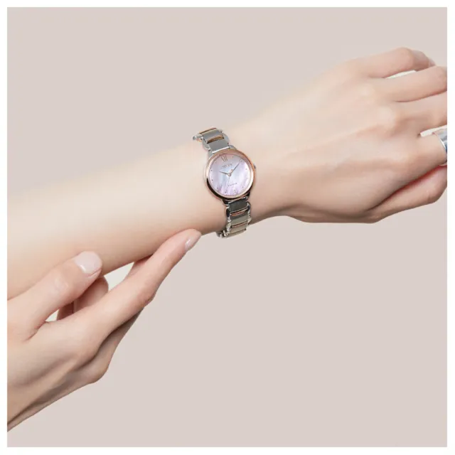【CITIZEN 星辰】L系列 美鑽白蝶貝光動能女錶/28mm(EM0924-85Y)
