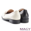 【MAGY】復古金屬飾條真皮低跟 女 樂福鞋(米白)