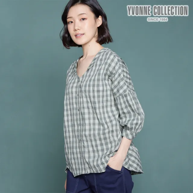 【YVONNE 以旺傢飾】嘉頓格紋翻領V領七分袖上衣(夜幕綠)