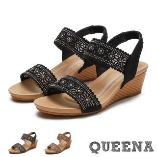 【QUEENA】楔型涼鞋 一字涼鞋/復古縷空刻花燙鑽一字帶造型坡跟羅馬涼鞋(3色任選)