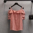 【KVOLL】現貨-玩美衣櫃甜美輕巧露肩荷葉邊格紋小衫L-4XL(共二色)
