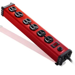 【Castle 蓋世特】1開6插 鋁合金抗突波防火防雷保護插座 延長線 電源線-1.8M(閃耀紅)