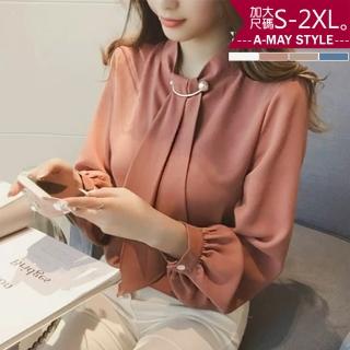 【艾美時尚】現貨 中大尺碼女裝 上衣 氣質珍珠環扣造型雪紡衫。S-2XL(4色)