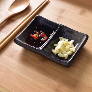 【Homely Zakka】日式創意復古浮雕條紋陶瓷調味碟/醬料碟_雙格(飯碗 湯碗 餐具 餐碗 盤子 器皿)