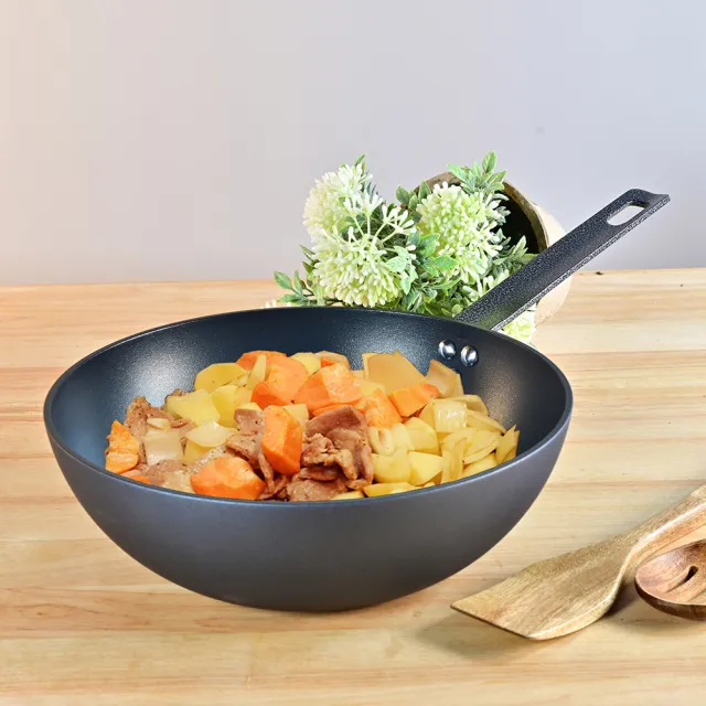 【YU Living 信歐傢居】廚房家用鋁合金不沾深炒鍋 炒菜鍋(28CM/黑色)