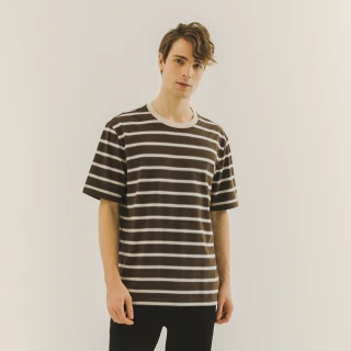 【Hang Ten】男裝-厚磅寬鬆環保纖維條紋T恤(咖啡)