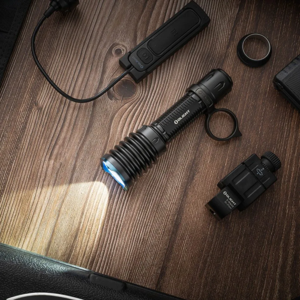 【Olight】Warrior X 3 武士3 / 沙漠迷彩 / 軍綠色(2500流明 射程遠達 560 米 戰術手電筒)