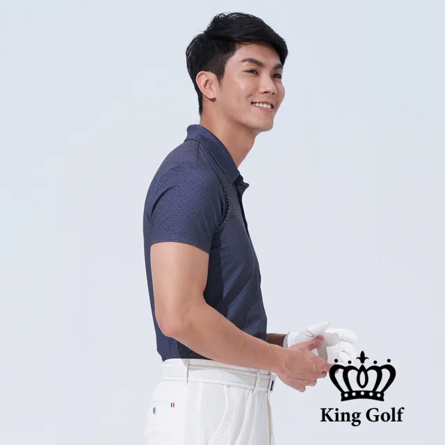【KING GOLF】速達-男款三角撞色印圖開襟POLO衫/高爾夫球衫(深灰)