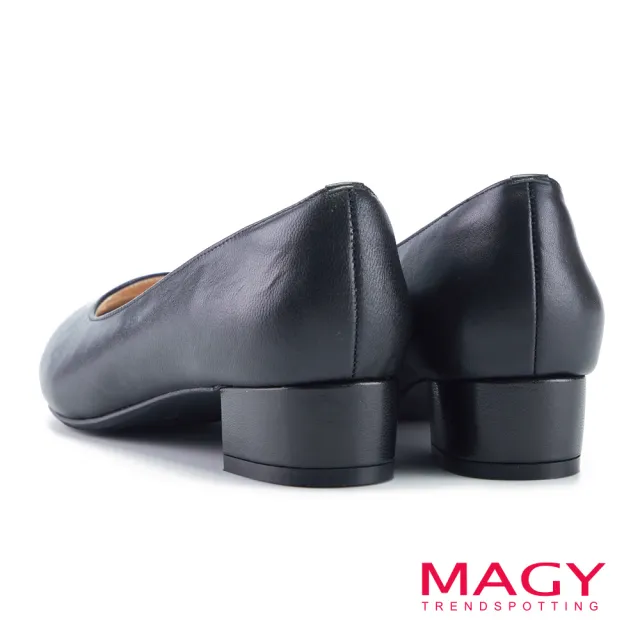 【MAGY】OL親膚真皮尖頭 女 低跟鞋(黑色)