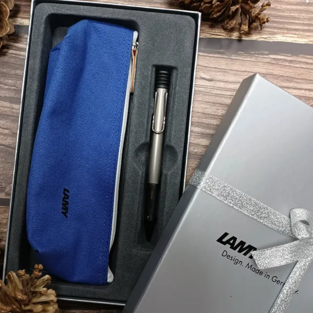 【LAMY】AL-STAR恆星系列 鐵灰原子筆筆袋禮盒(藍筆袋+226)