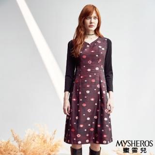 【MYSHEROS 蜜雪兒】連身洋裝 小V領 珠鑽裝飾 小花拼接 背拉鍊(棗)