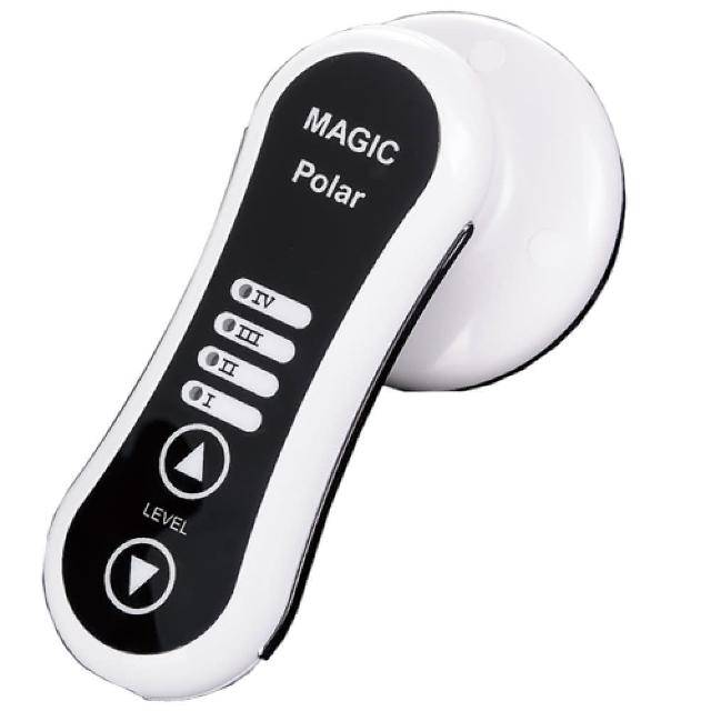 Panatec沛莉緹 A-701 Panatec沛莉緹 A-701 電動牙刷,臺灣原裝生產,適合一般膚質使用。尺寸輕巧(4.3 x 13.4 x 2.4 mm),重量僅120g,插電式設計(DC 12V,1.6W),提供舒適清潔體驗。白色系顏色簡約大方,1年保固,個人衛生用品首選。