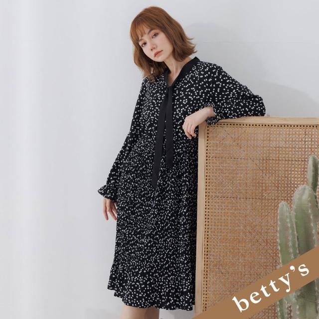 【betty’s 貝蒂思】愛心立領綁帶百摺雪紡洋裝(黑色)