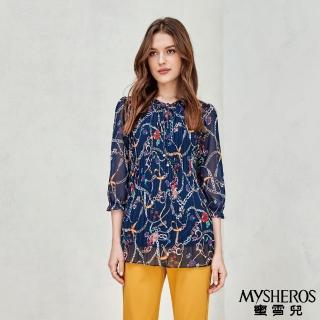 【MYSHEROS 蜜雪兒】雪紡長版上衣 綁結小荷葉領 印花百摺設計(深藍)