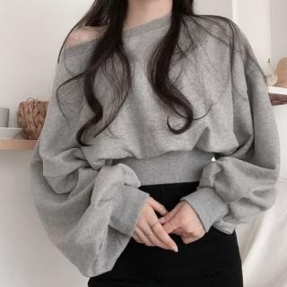 【D.studio】韓版氣質一字領露肩寬鬆薄款長袖上衣(女裝 衣服 寬鬆上衣 顯瘦上衣 長袖t恤 冬裝 素T W348)