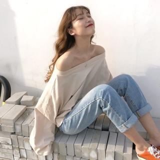 【D.studio】韓版寬鬆一字領露肩平口長袖上衣(長袖上衣 女裝 衣服 寬鬆上衣 顯瘦上衣 長袖t恤 冬裝 W347)