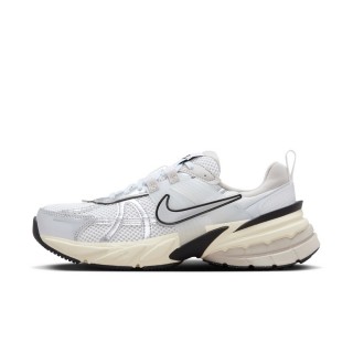 【NIKE 耐吉】運動鞋 休閒鞋 WMNS V2K RUN 女鞋 米白 銀 網布 奶油底 Y2K 老爹鞋(FD0736-100)